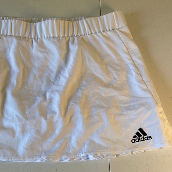 adidas Pants - Adidas Women’s Classic Climalite White Skirt/Skort Sz Med